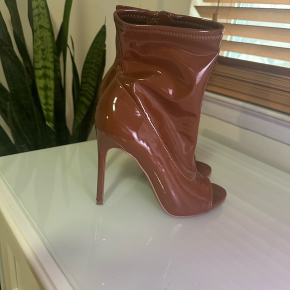 Elegant Brown Peep-Toe Ankle Boots - Picture 2 of 4